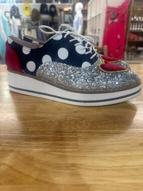 Betsey Johnson Glitter Heart Platform Sneakers Polka Dot Lace Up Size 9.5